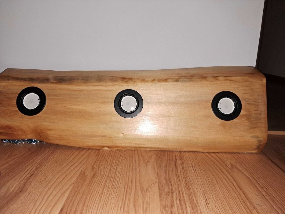 Lampa sufitowa z deski