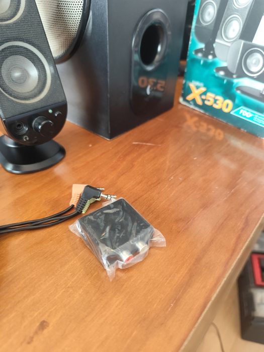 Colunas Logitech X-530