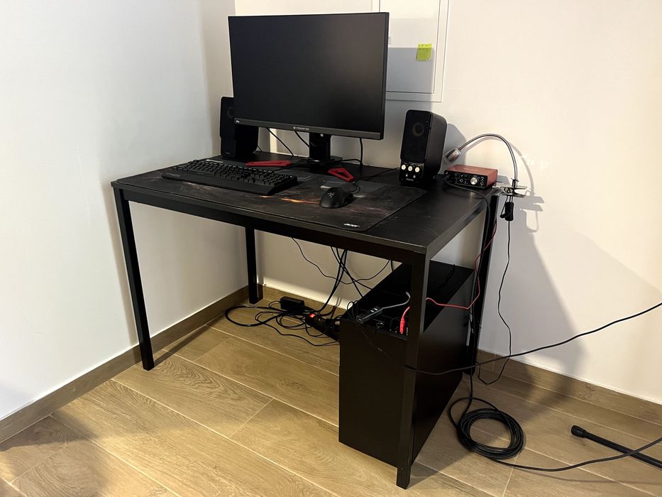 Mesa Ikea (110x67x74)