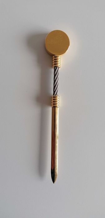 Abre-cartas de metal