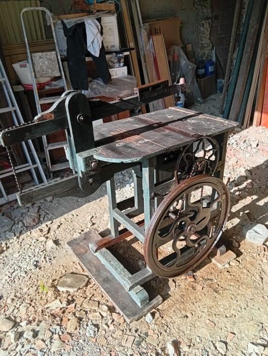 Máquina de corte centenária
