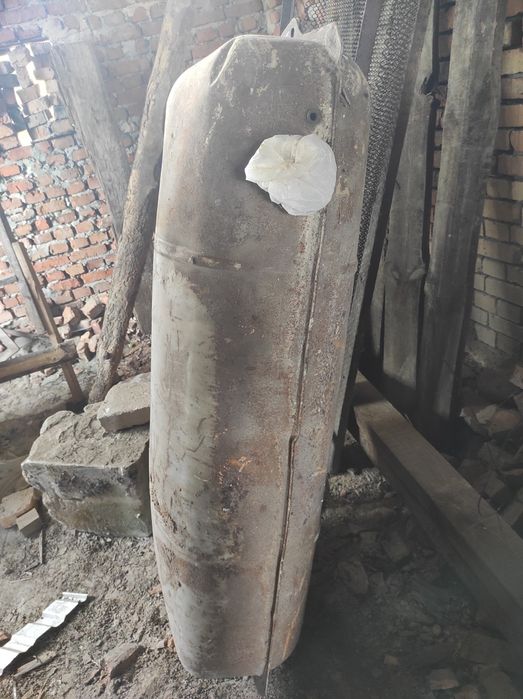 Бак, бочка, ємкість, емкость, тракторний бак.