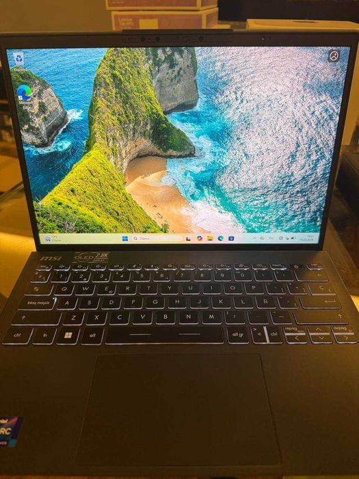 Portátil MSI Prestige 13 AI EVO 13.3" QHD+ OLED – Bom estado!
