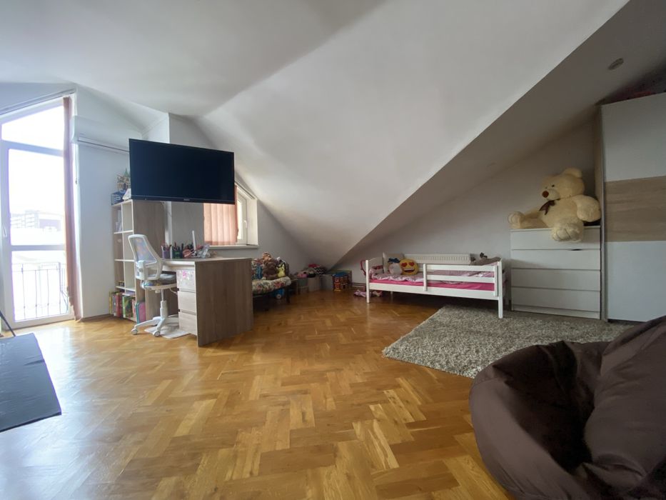 Продається БЕЗ КОМІСІЇ ДЛЯ ПОКУПЦЯ 2-х кімнатна квартира на Дружбі!