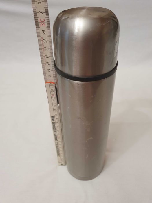 Термос нержавейка  объемом 1л.