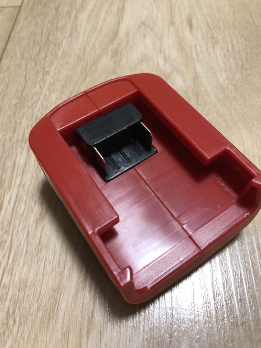 адаптер Milwaukee з двома виходами USB