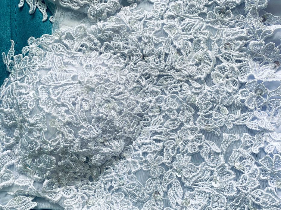 Suknia ślubna linia-A z rozcięciem 38, 42, 44, 46, 48, 50