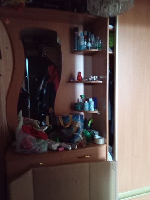 Продам меблі для передпокою .