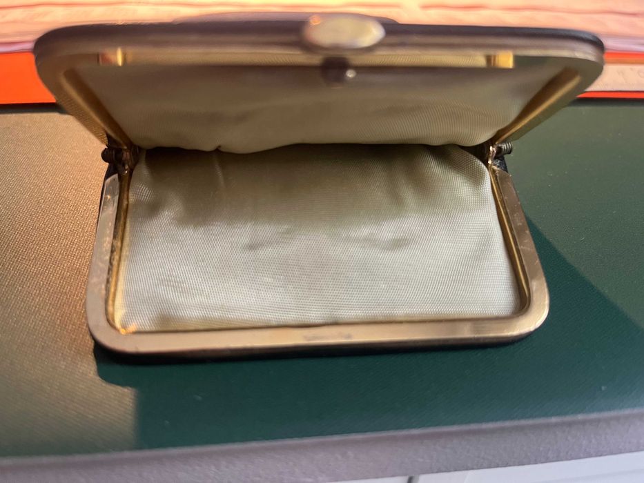 Solidne etui na okulary