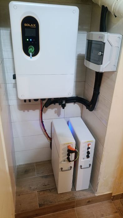 Монтаж гібридних інверторів SolaX "під ключ"