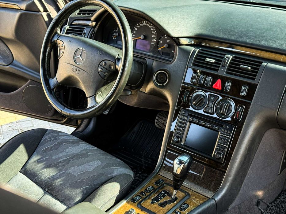 Mercedes Benz E-class W210 220CDI автомат