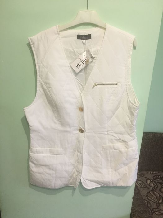 Безрукавка (жилетка) жіноча