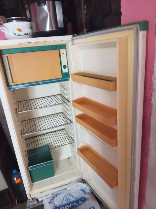 Продам холодильник