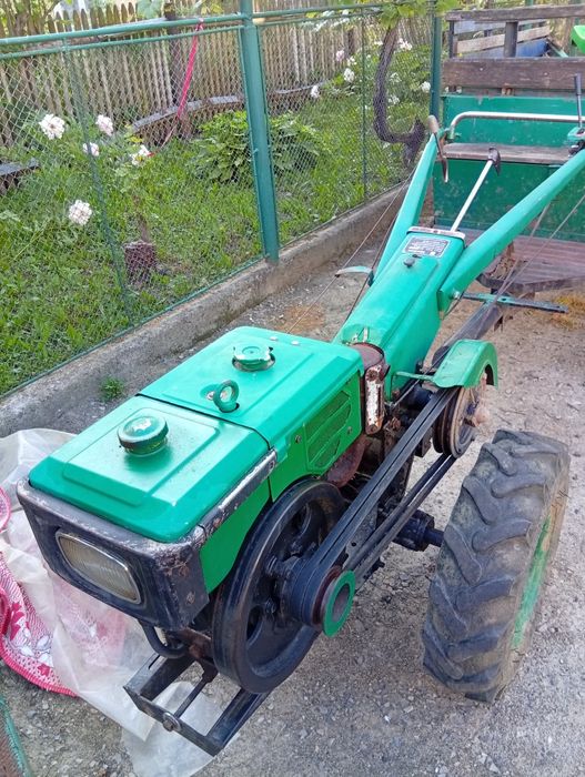 Мотоблок 8кс.на ходу.