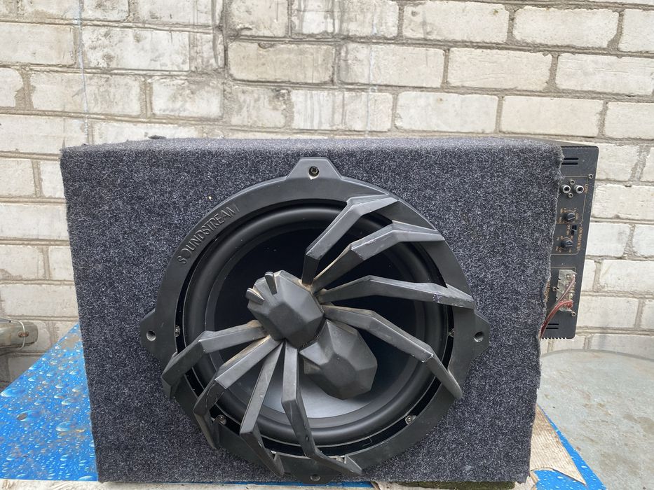 Продаю сабвуфер без усилка.