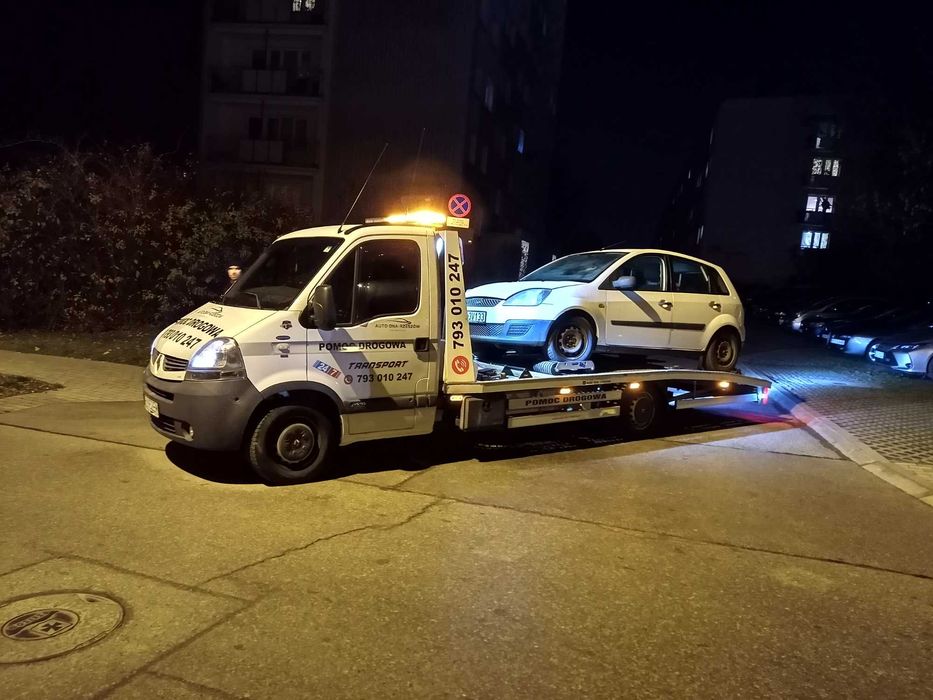 pomoc drogowa 24/7 laweta cały kraj