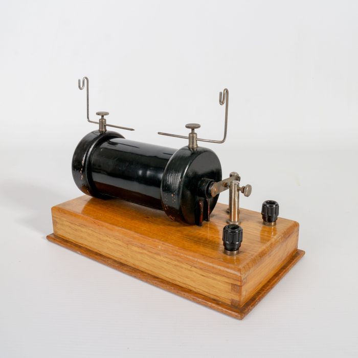 Antique German Ruhmkorff coil