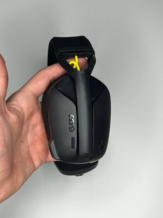Logitech g 435.