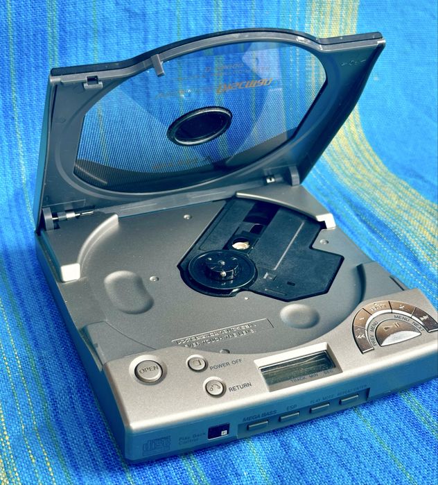 Sony D-V8000, CD player,