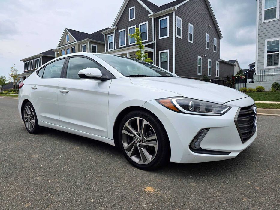 Hyundai Elantra Limited      2018