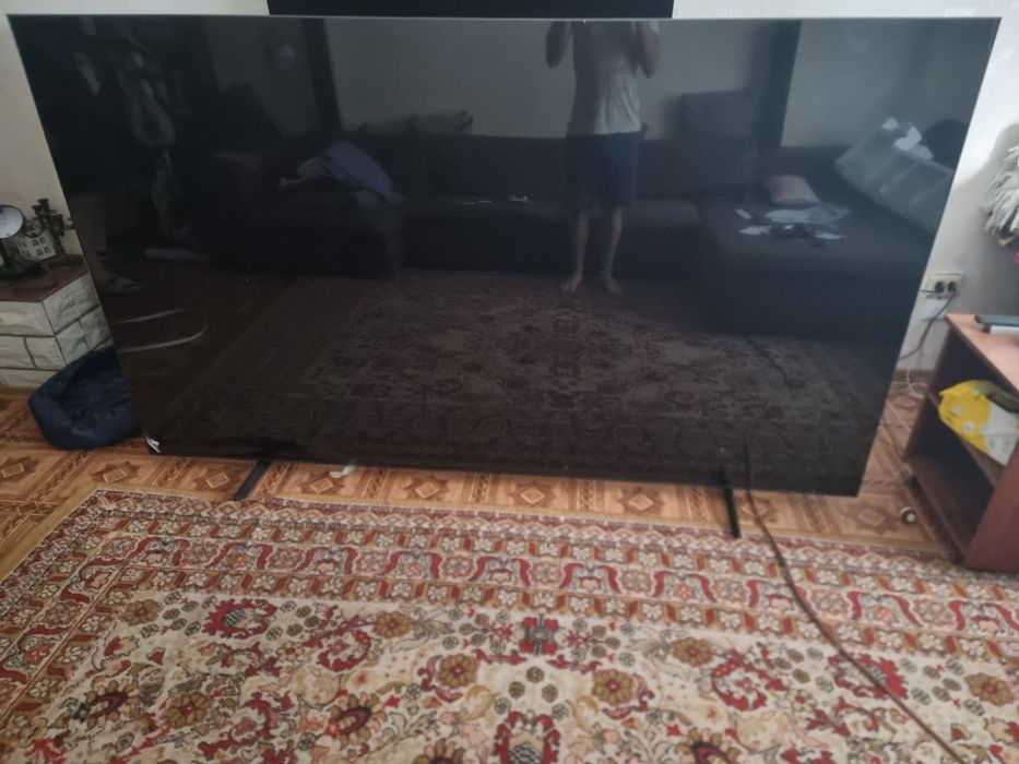 Телевізор 98 дюймов Samsung UE98DU9072UXXH 98"  на запчасти. Битая мат