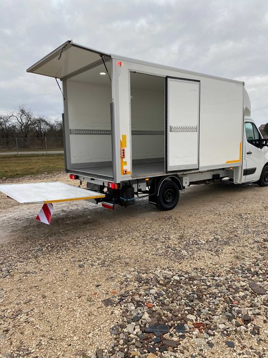 Nissan NV 400 rok 2016