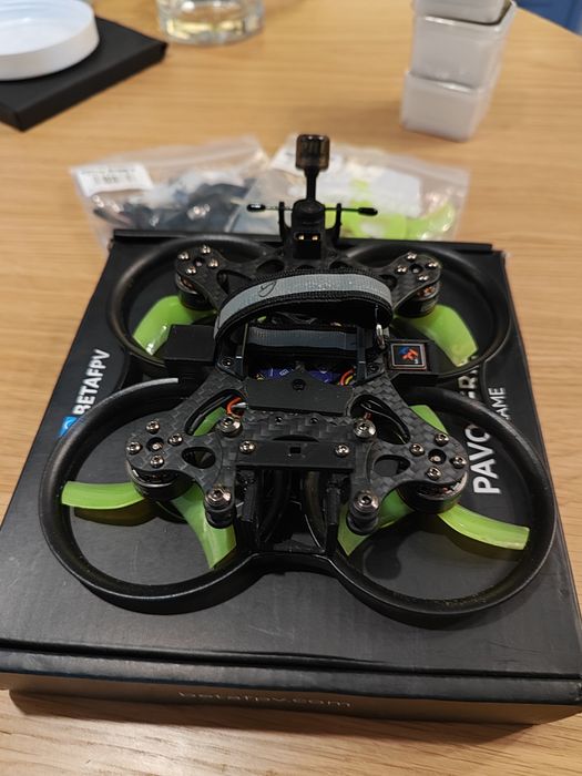 0Dron BetaFpv pavo 25v2