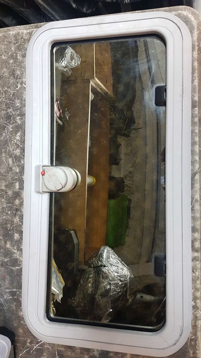 Szyberdach uniwersalny ZANI 76x38cm Uchylny z blokadą korbki, FV