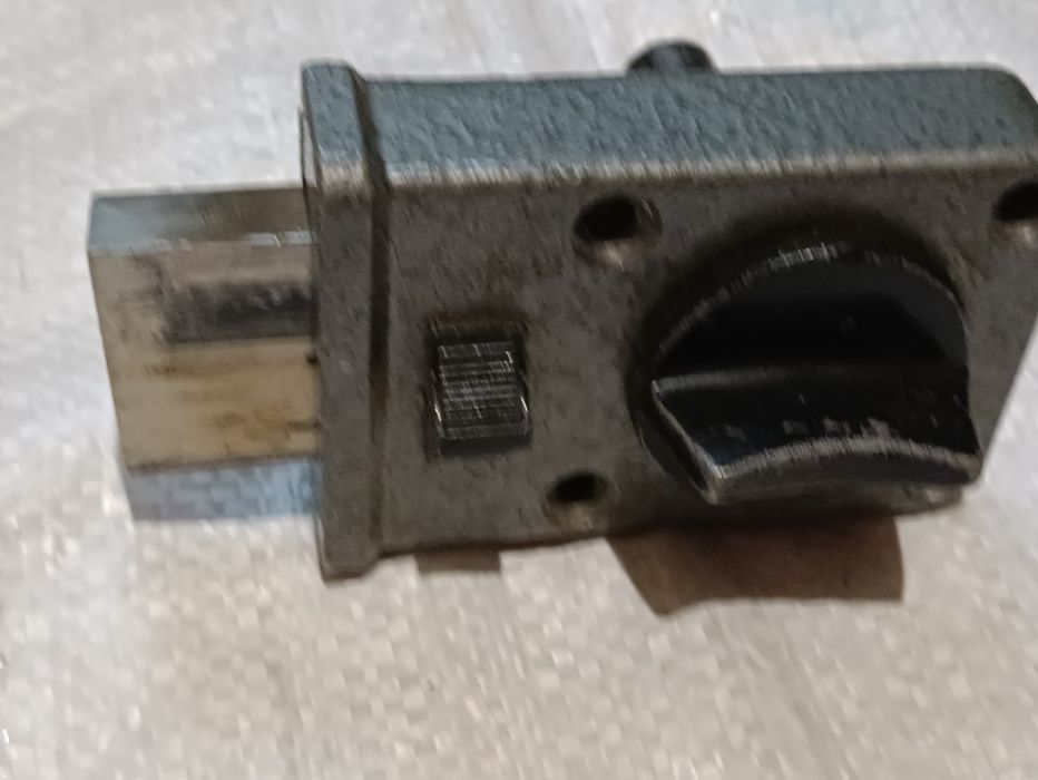 Ножи к наст.деревообрабат.станку Замки вредные разные