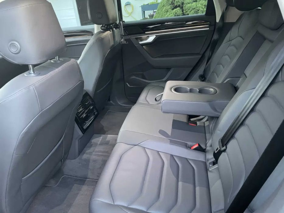 Volkswagen Touareg      2019