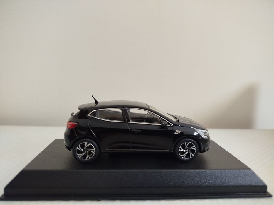 Miniatura Renault Clio RS Line 1/43 Nova