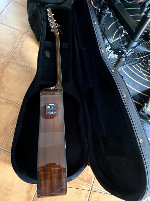 Guitarra Fender  Model: CD-60CE SB-DS- V2