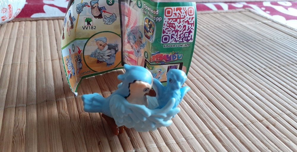 Kinder zabawki zamienie