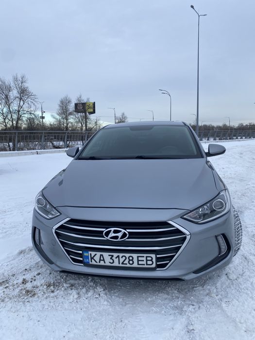 Продаю Elantra 2017