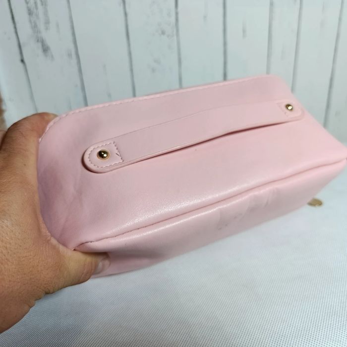 Kosmetyczka różowa z uchwytem nowa elegancka