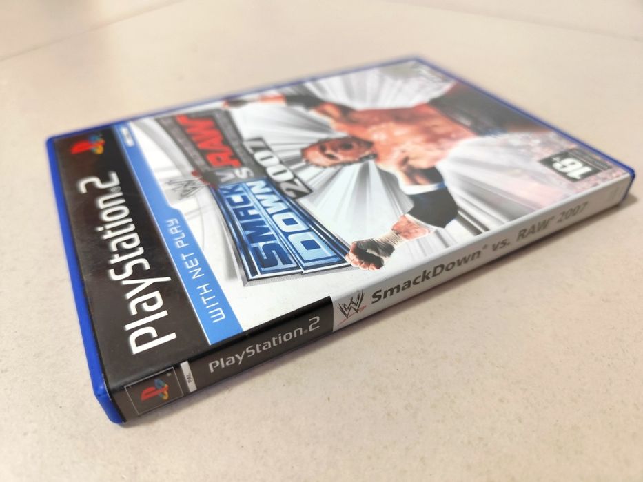 Jogo para PlayStation 2 (PS2) - Smack Down vs Raw 2007