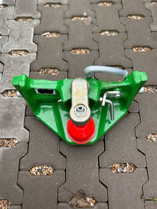 Zaczep kulowy K80 John Deere Nowy orginał S=4000kg  szer- 39cm