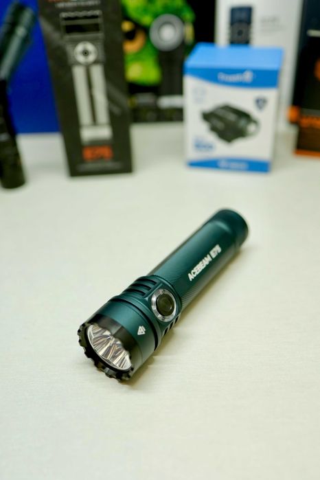 Lanterna Tática IP68 NOVA