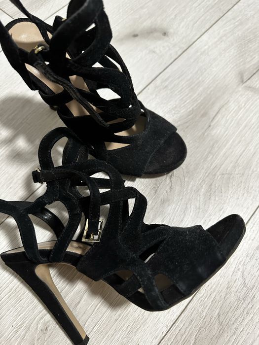 Натуральні замшеві босоніжки, новий стан