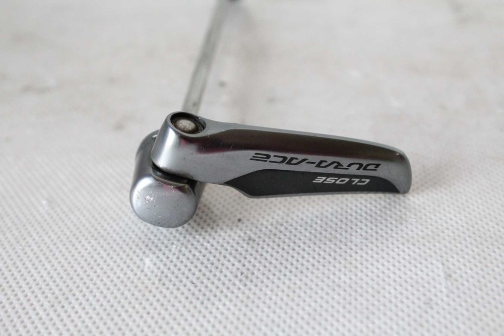zacisk szpilka zamykacz piasty TYŁ shimano dura-ace WH-9000 cg8