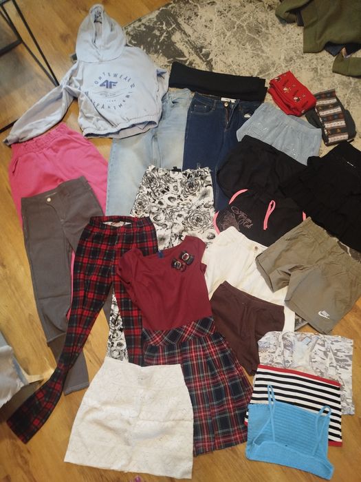 Ubrania dziewczęce rozm.140