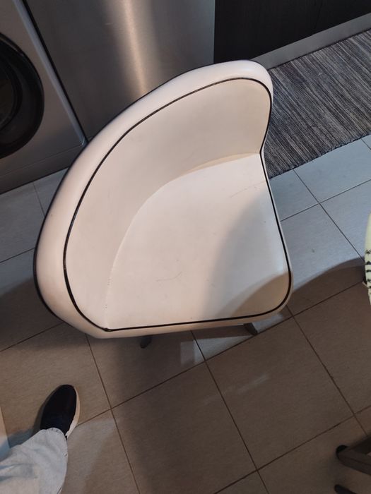Mesa e bancos de cozinha