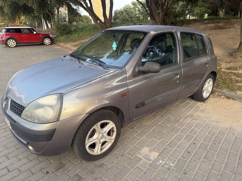 Renault Clio 1.1 16V – Económico e Fiável