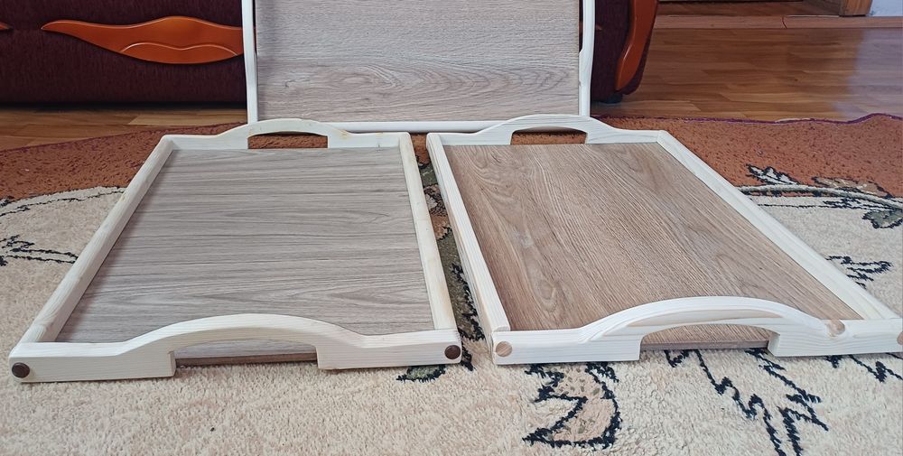 Піднос з дерева.