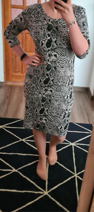 Super wygodna elegancka sexy sukienka na co dzień do pracy biura itp