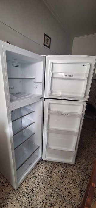 PARA DESOCUPAR - Frigorífico quase novo (2024) Negociável
