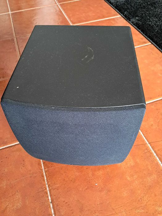 Subwoofer Ativo Yamaha NS-SW280 — Graves Potentes para Home Cinema