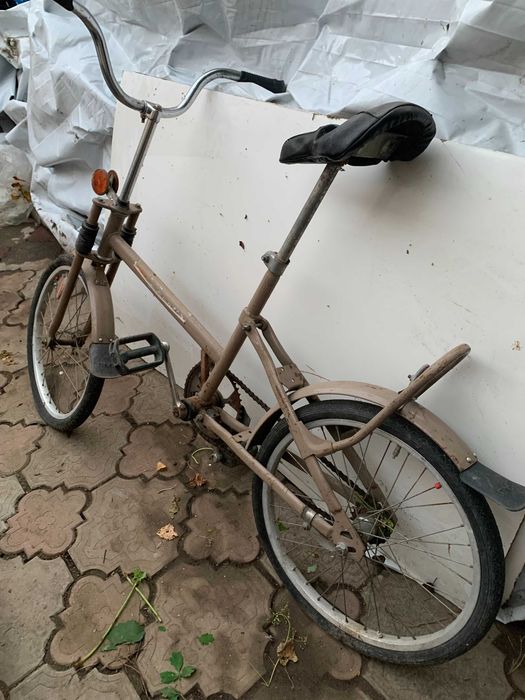 Велосипед для дорослих та підлітків.