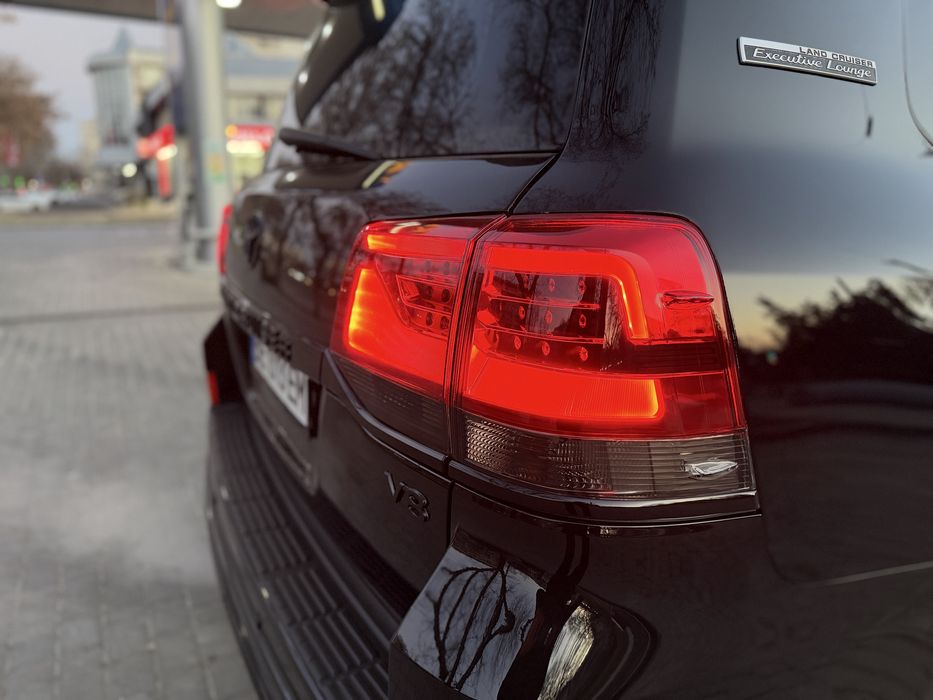 Продам ленд крузер  200