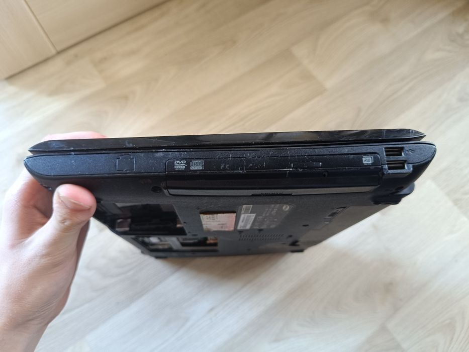 Ноутбук Samsung R522 (NP-R522) на запчасти мастерам / Донор